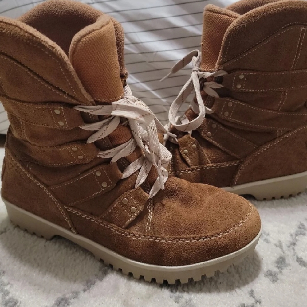 Womens sorel suede boots size 8